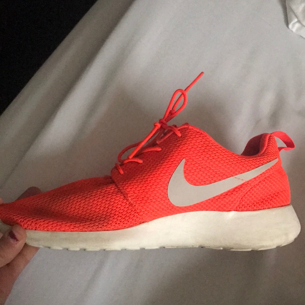 Men's 8.5 Roshe Sneaker